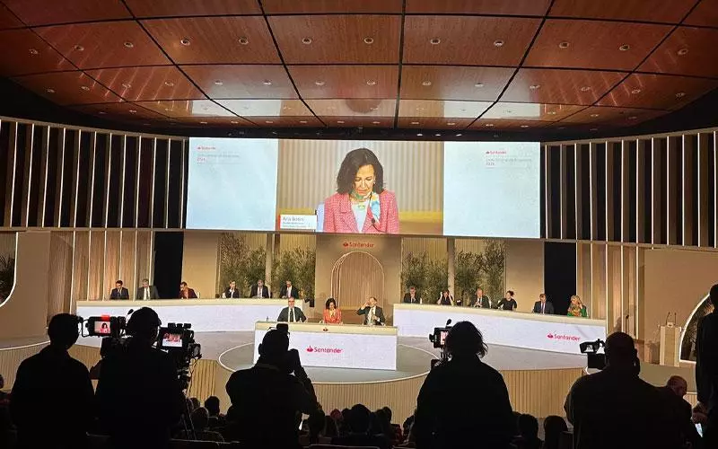 Movimento sindical denuncia abusos do Santander em assembleia mundial de acionistas