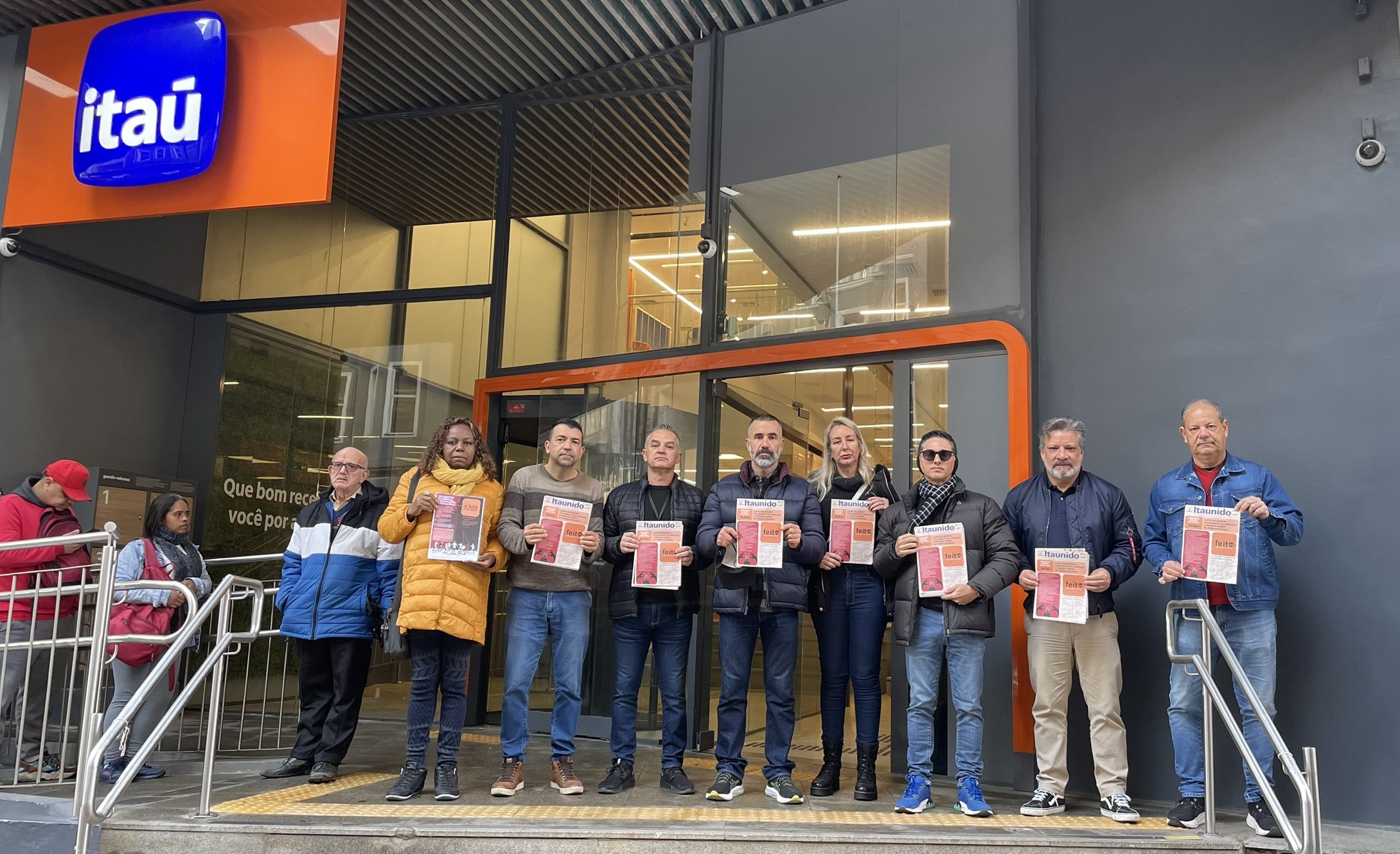 Trabalhadores do Itaú protestam em Dia Nacional de Luta contra ataques aos direitos