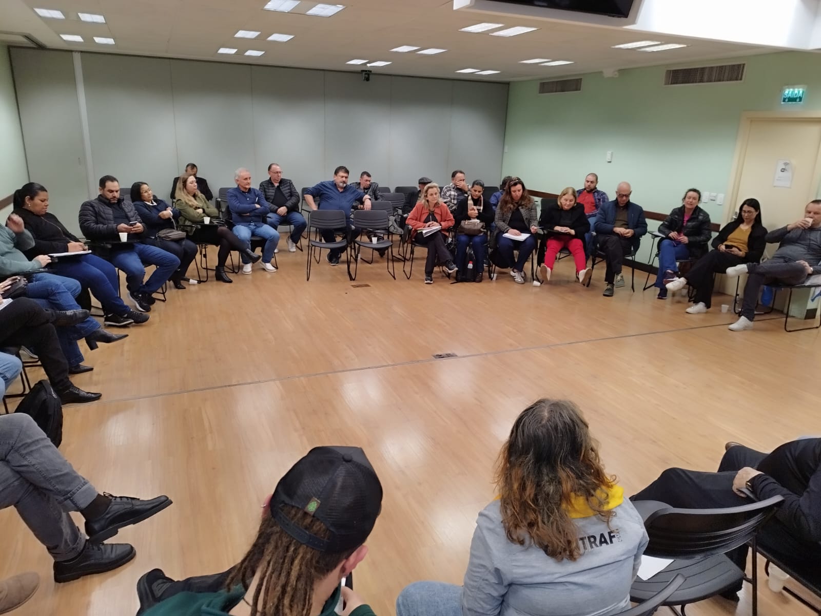 COE se reúne e define estratégias de diálogo com a base sobre a reestruturação de carreira