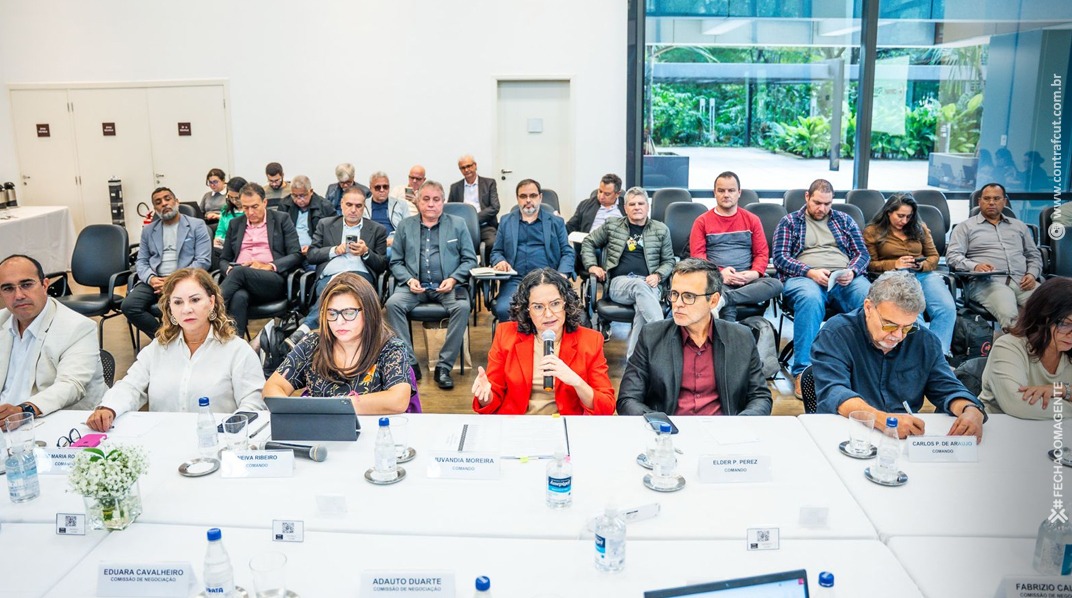 Trabalhadores cobram e bancos aceitam criar mesa permanente de negociações sobre IA