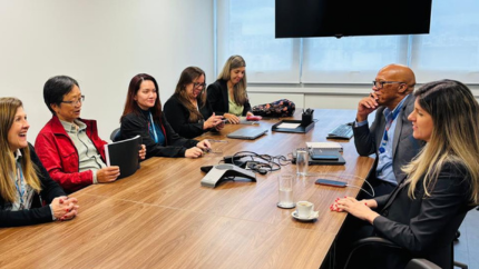 Fenae entrega abaixo-assinado solicitando mudanças no Super Caixa